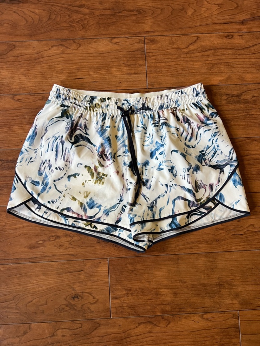 CALIA by Carrie Underwood Cream Athletic Shorts with Blue & Multicolor Print
